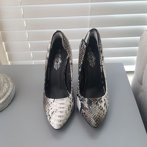 Charles Albert Snake Skin Heel White Black Tan